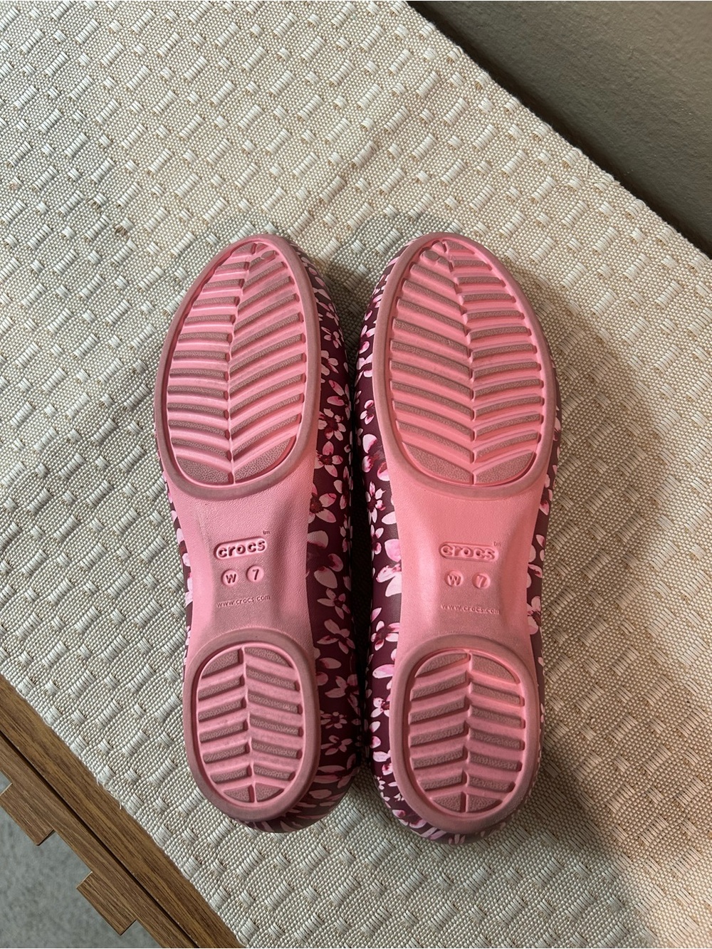 Crocs Kadee Floral Ballet Flats Two Pairs Size 7 - Picture 13 of 13